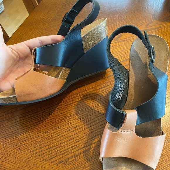 Pedro Iniesta black & brown leather wedge sandals. Used size 11, fits like a 10. - Picture 4 of 6